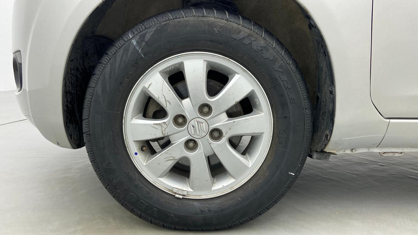 2010 Maruti Ritz ZXI, Petrol, Manual, 33,878 km, Left Front Wheel