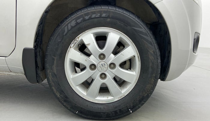 2010 Maruti Ritz ZXI, Petrol, Manual, 33,878 km, Right Front Wheel