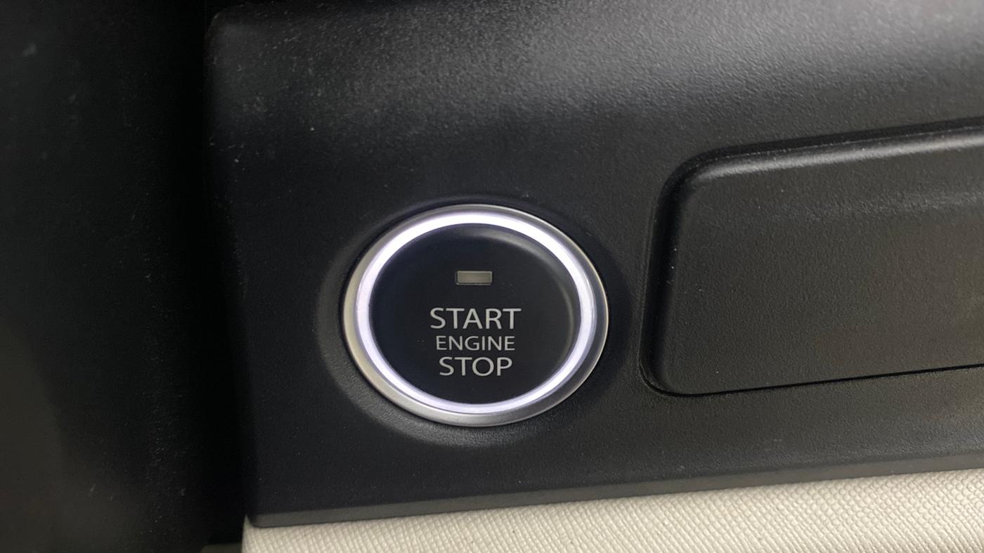 2025 Tata ALTROZ Creative Petrol 5AMT, Petrol, Automatic, 9,054 km, Keyless Start/ Stop Button