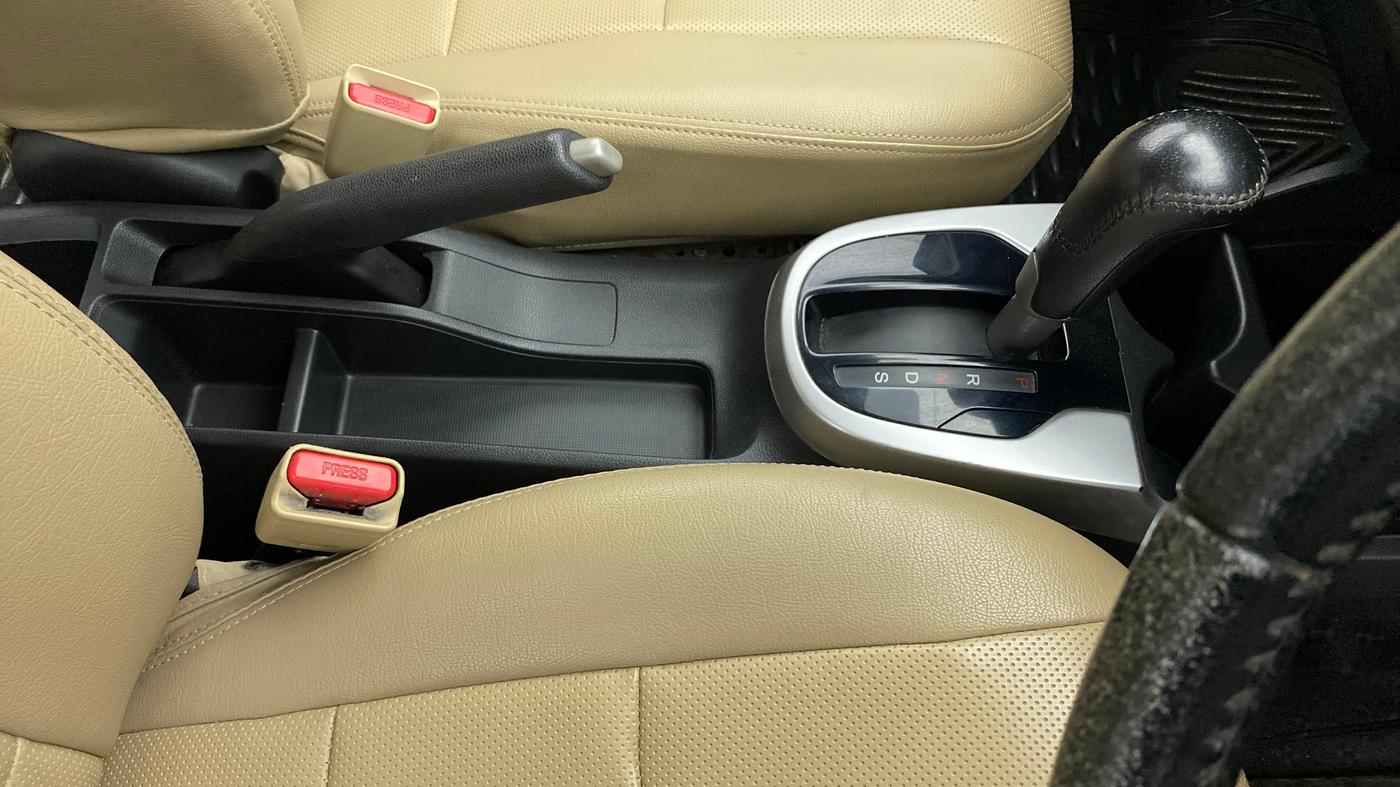 2016 Honda Jazz 1.2L I-VTEC V AT, Petrol, Automatic, 85,680 km, Gear Lever