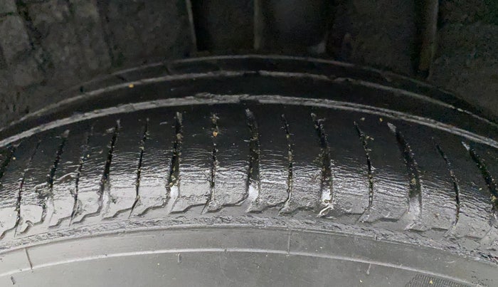 2019 Renault TRIBER RXZ, Petrol, Manual, 53,617 km, Left Rear Tyre Tread