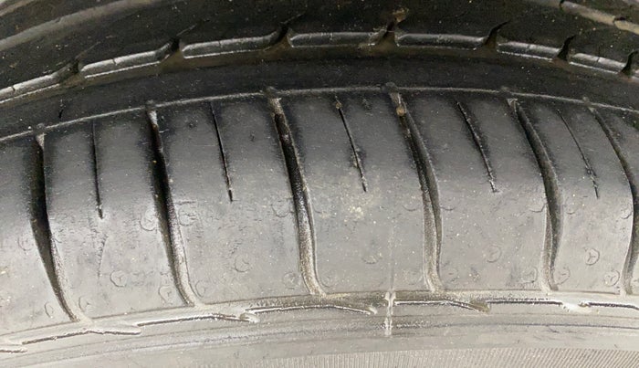 2019 Hyundai Elite i20 MAGNA PLUS 1.2, Petrol, Manual, 13,621 km, Right Rear Tyre Tread