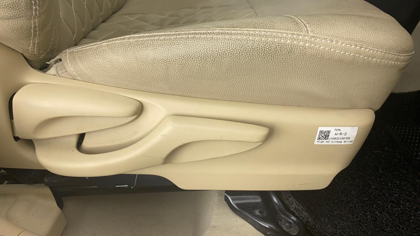2021 Toyota YARIS G MT, Petrol, Manual, 13,568 km, Driver Side Adjustment Panel