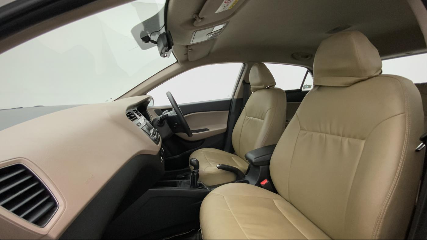 2016 Hyundai Elite i20 MAGNA 1.2, Petrol, Manual, 15,405 km, Right Side Front Door Cabin