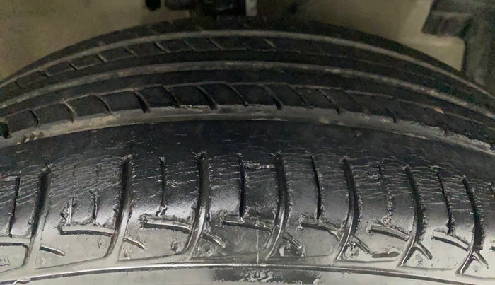 2017 Maruti Swift ZXI, Petrol, Manual, 63,367 km, Right Front Tyre Tread