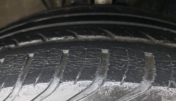 2014 Volkswagen Polo HIGHLINE1.2L PETROL, Petrol, Manual, 52,631 km, Right Front Tyre Tread