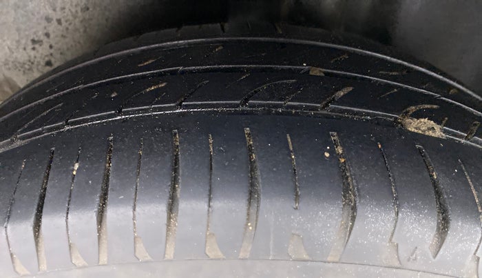 2016 Volkswagen Polo COMFORTLINE 1.2L PETROL, Petrol, Manual, 69,290 km, Left Rear Tyre Tread