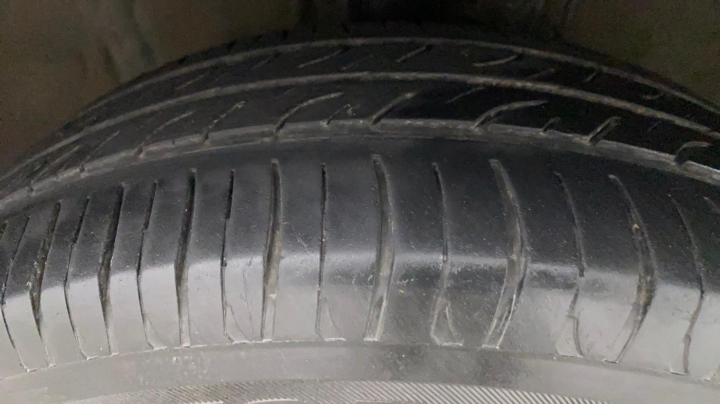 2011 Hyundai i20 ASTA 1.2, Petrol, Manual, 77,685 km, Right Front Tyre Tread