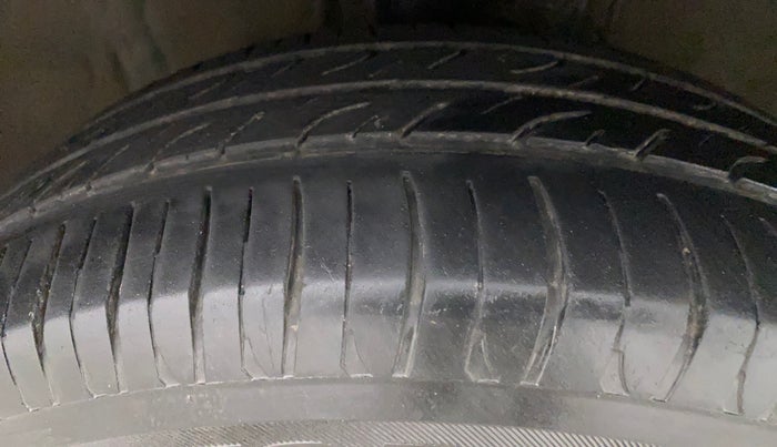 2011 Hyundai i20 ASTA 1.2, Petrol, Manual, 77,685 km, Right Front Tyre Tread