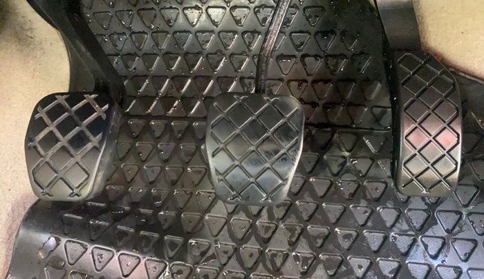 2013 Volkswagen Vento HIGHLINE 1.6 MPI, Petrol, Manual, 51,547 km, Pedals