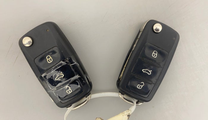 2013 Volkswagen Vento HIGHLINE 1.6 MPI, Petrol, Manual, 51,547 km, Key Close Up