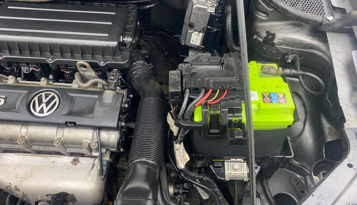 2013 Volkswagen Vento HIGHLINE 1.6 MPI, Petrol, Manual, 51,547 km, Engine View - Left