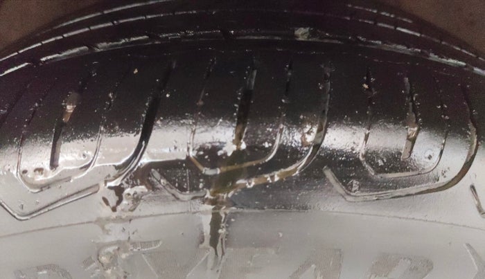 2023 MG ASTOR SAVVY 1.5 CVT, Petrol, Automatic, 37,770 km, Right Front Tyre Tread