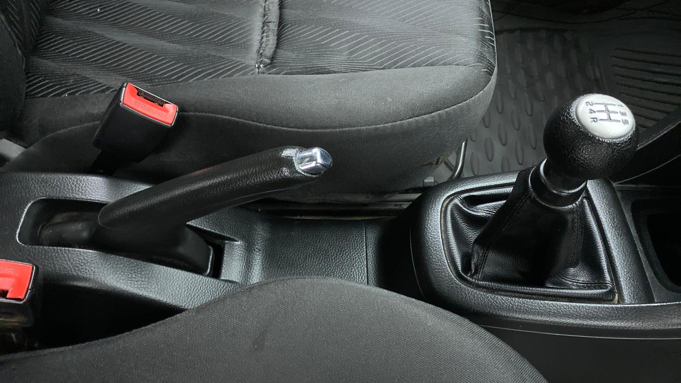 2013 Maruti Swift VXI D, Petrol, Manual, 56,313 km, Gear Lever
