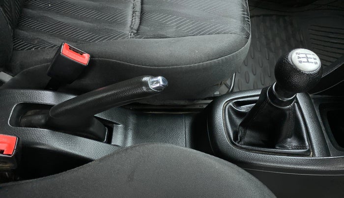 2013 Maruti Swift VXI D, Petrol, Manual, 56,313 km, Gear Lever