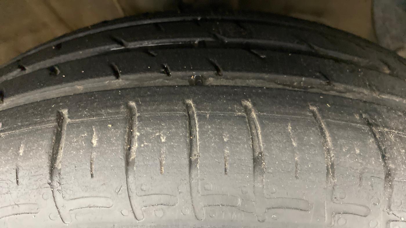 2020 Hyundai GRAND I10 NIOS MAGNA 1.2 AT, Petrol, Automatic, 20,782 km, Right Front Tyre Tread