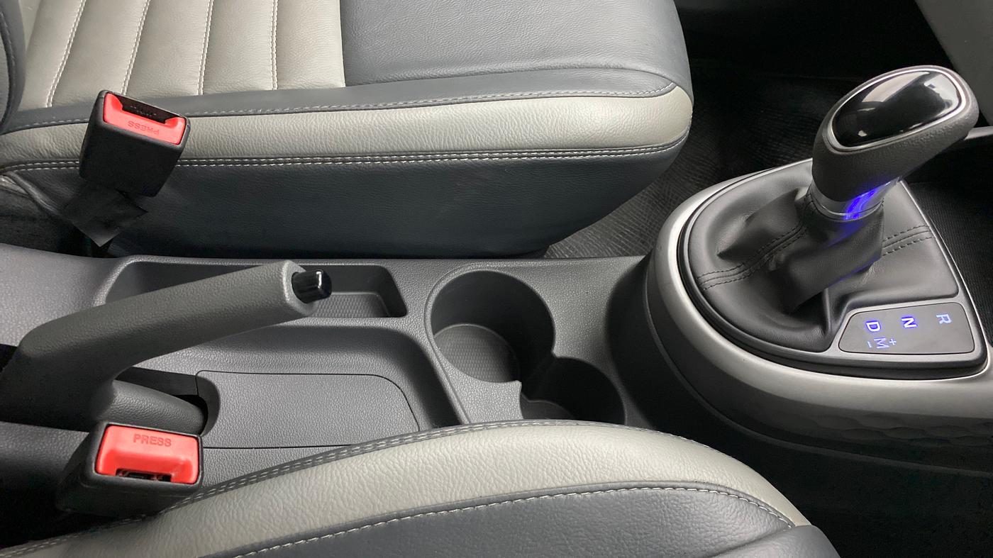 2020 Hyundai GRAND I10 NIOS MAGNA 1.2 AT, Petrol, Automatic, 20,782 km, Gear Lever