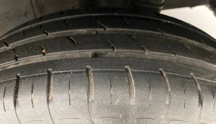 2020 Hyundai GRAND I10 NIOS MAGNA 1.2 AT, Petrol, Automatic, 20,782 km, Left Rear Tyre Tread