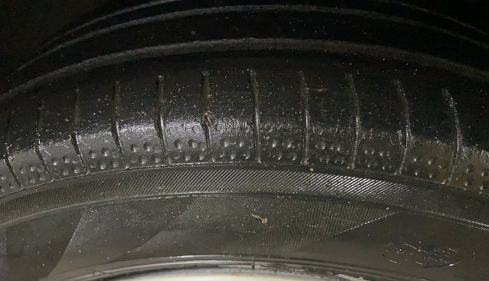 2016 Hyundai Elite i20 SPORTZ 1.2, Petrol, Manual, 61,356 km, Left Front Tyre Tread