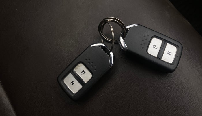 2016 Honda BR-V 1.5L I-VTEC V CVT, Petrol, Automatic, 70,649 km, Key Close Up