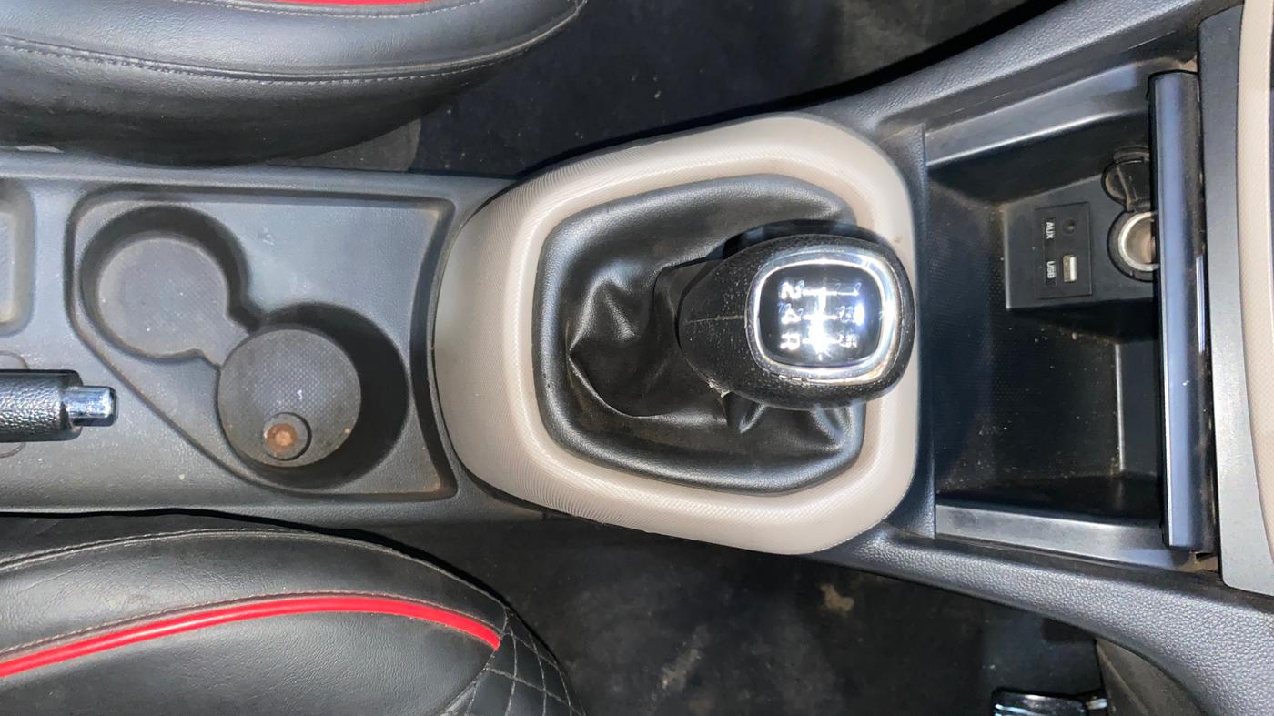 2018 Hyundai Xcent SX 1.2 (O), Petrol, Manual, 69,213 km, Gear Lever