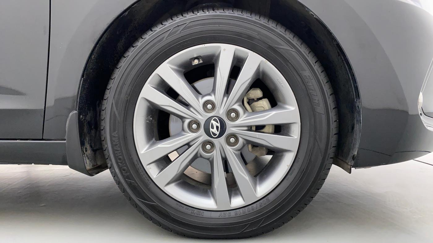2017 Hyundai New Elantra 1.6 SX AT O, Diesel, Automatic, 66,526 km, Right Front Wheel