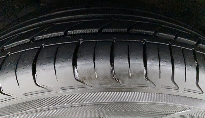 2017 Hyundai New Elantra 1.6 SX AT O, Diesel, Automatic, 66,526 km, Left Front Tyre Tread