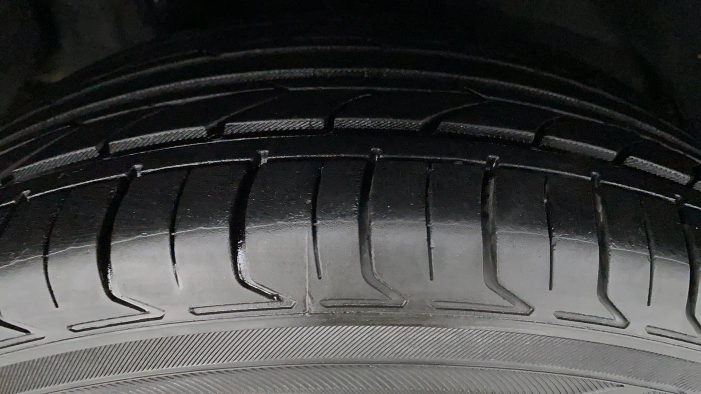 2017 Hyundai New Elantra 1.6 SX AT O, Diesel, Automatic, 66,526 km, Right Rear Tyre Tread
