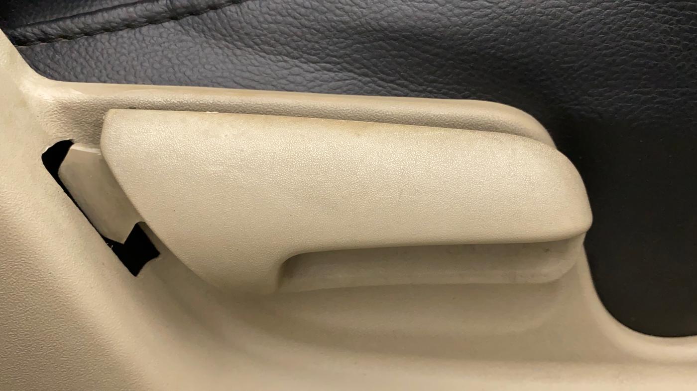 2014 Maruti Ertiga VXI, Petrol, Manual, 53,766 km, Driver Side Adjustment Panel