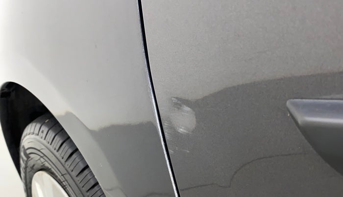 2014 Maruti Ertiga VXI, Petrol, Manual, 53,766 km, Front passenger door - Slightly dented