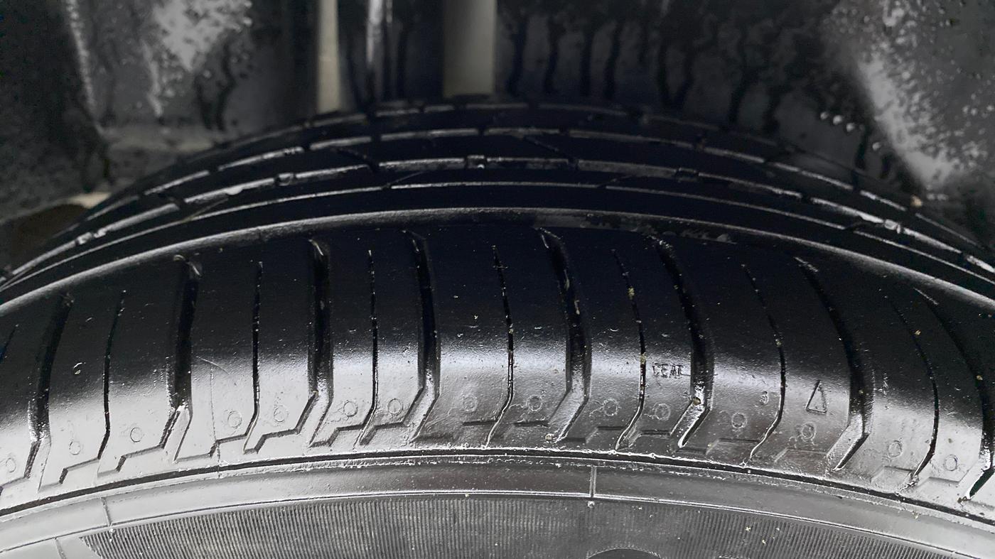 2018 Maruti Ciaz ALPHA 1.5 SHVS PETROL, Petrol, Manual, 45,165 km, Right Rear Tyre Tread