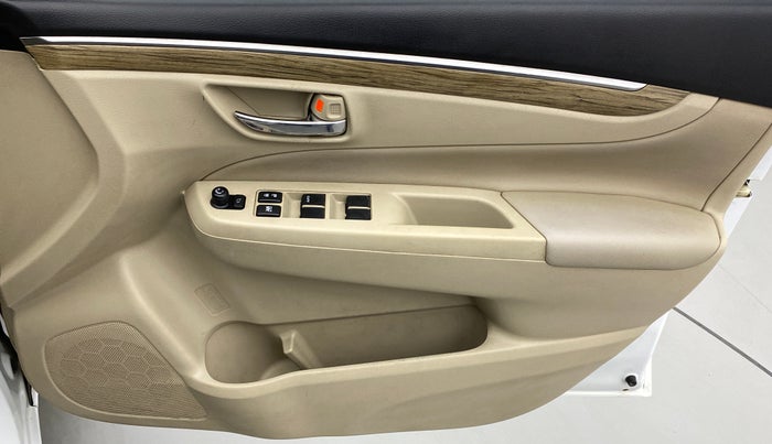 2018 Maruti Ciaz ALPHA 1.5 SHVS PETROL, Petrol, Manual, 45,165 km, Driver Side Door Panels Control