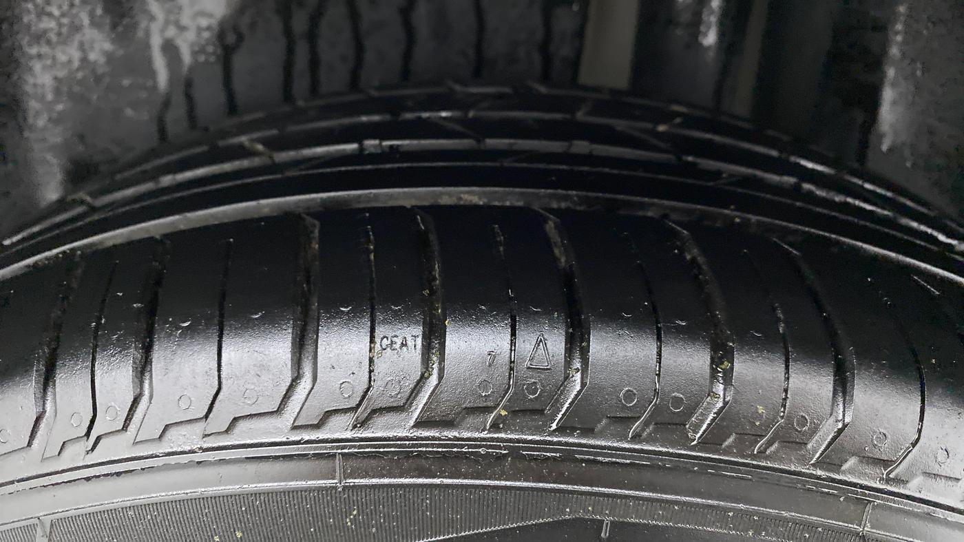 2018 Maruti Ciaz ALPHA 1.5 SHVS PETROL, Petrol, Manual, 45,165 km, Left Rear Tyre Tread