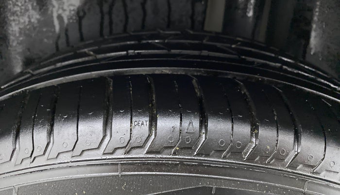 2018 Maruti Ciaz ALPHA 1.5 SHVS PETROL, Petrol, Manual, 45,165 km, Left Rear Tyre Tread
