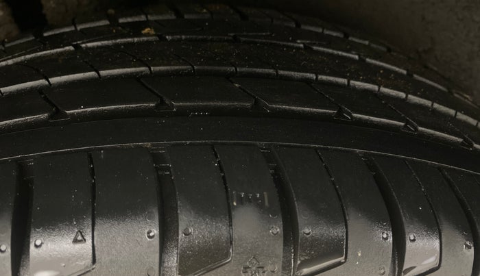 2020 MG HECTOR PLUS SHARP 1.5 PETROL TURBO DCT 6-STR, Petrol, Automatic, 66,402 km, Right Rear Tyre Tread