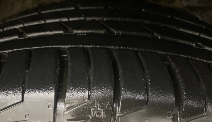 2020 MG HECTOR PLUS SHARP 1.5 PETROL TURBO DCT 6-STR, Petrol, Automatic, 66,402 km, Right Front Tyre Tread