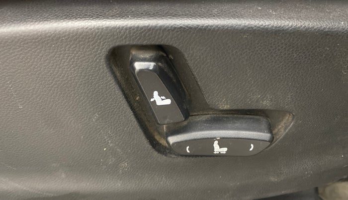 2020 MG HECTOR PLUS SHARP 1.5 PETROL TURBO DCT 6-STR, Petrol, Automatic, 66,402 km, Driver Side Adjustment Panel