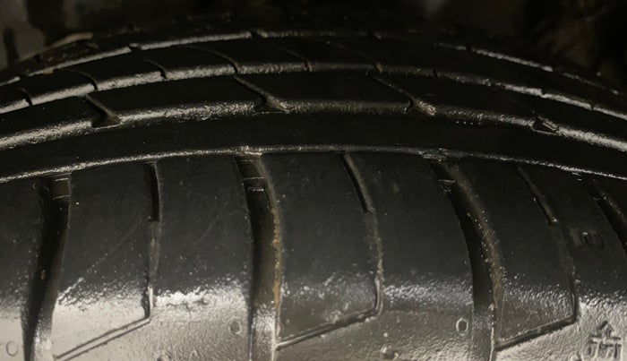 2020 MG HECTOR PLUS SHARP 1.5 PETROL TURBO DCT 6-STR, Petrol, Automatic, 66,402 km, Left Front Tyre Tread