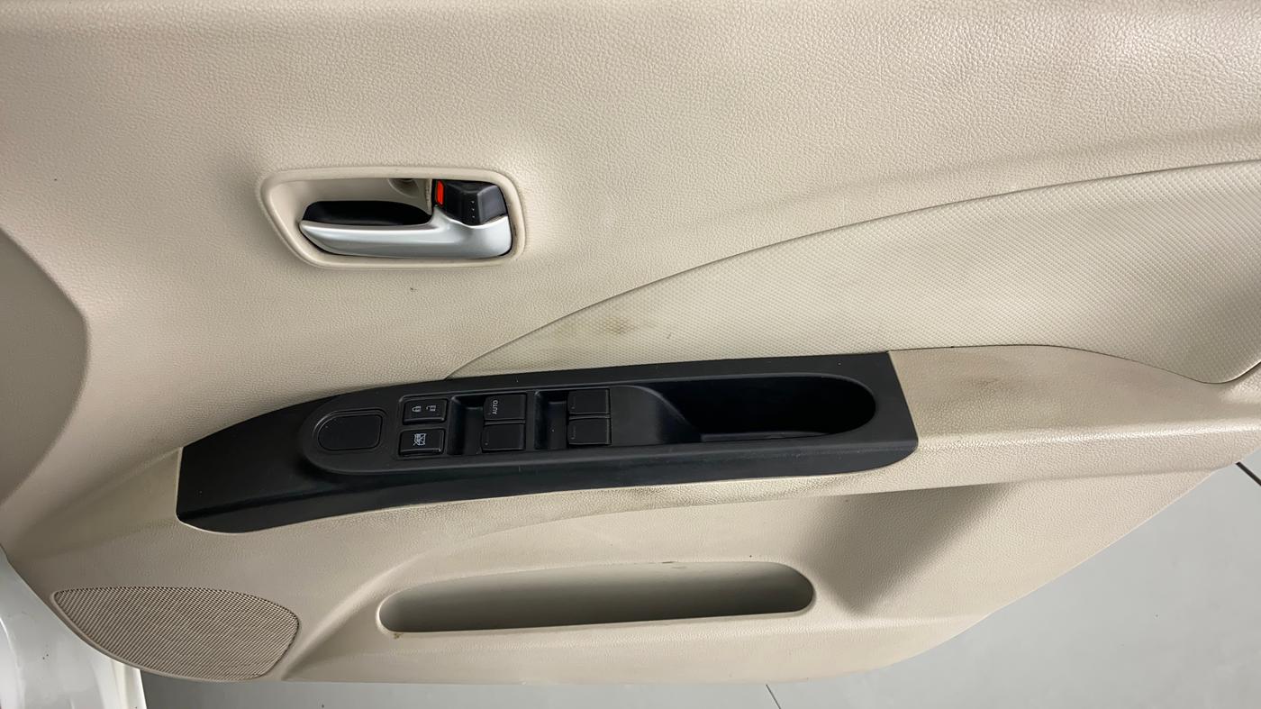 2018 Maruti Celerio VXI CNG D, CNG, Manual, 81,192 km, Driver Side Door Panels Control