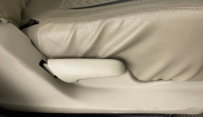 2018 Maruti Celerio VXI CNG D, CNG, Manual, 81,192 km, Driver Side Adjustment Panel