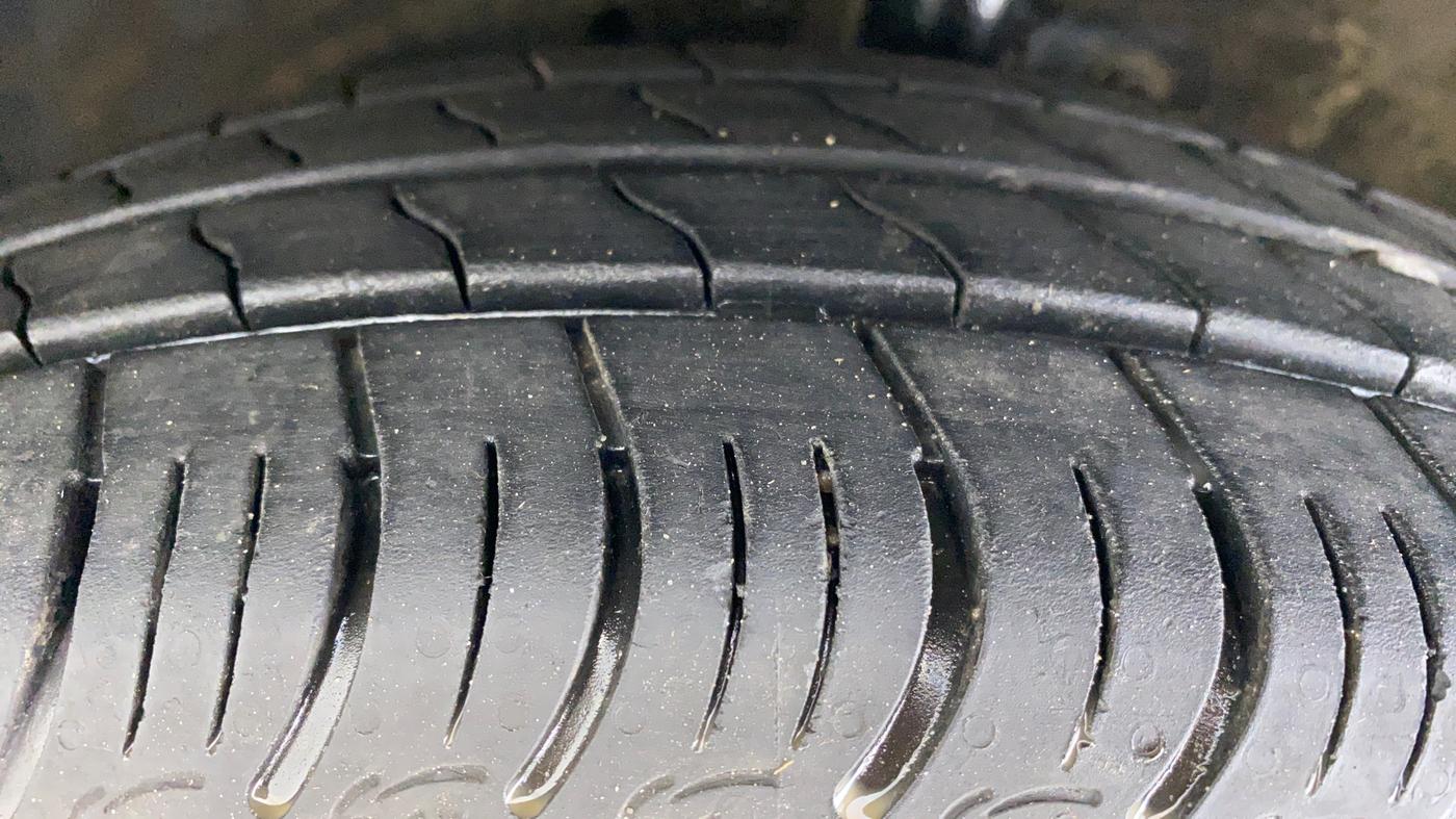 2018 Maruti Celerio VXI CNG D, CNG, Manual, 81,192 km, Left Front Tyre Tread