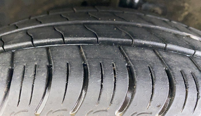 2018 Maruti Celerio VXI CNG D, CNG, Manual, 81,192 km, Left Front Tyre Tread