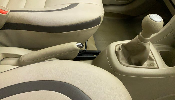 2016 Maruti Ertiga VXI, Petrol, Manual, 42,074 km, Gear Lever