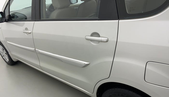 2016 Maruti Ertiga VXI, Petrol, Manual, 42,074 km, Rear left door - Slightly dented