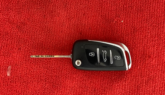 2013 Maruti Swift Dzire VXI, Petrol, Manual, 83,626 km, Lock system - Remote key not working