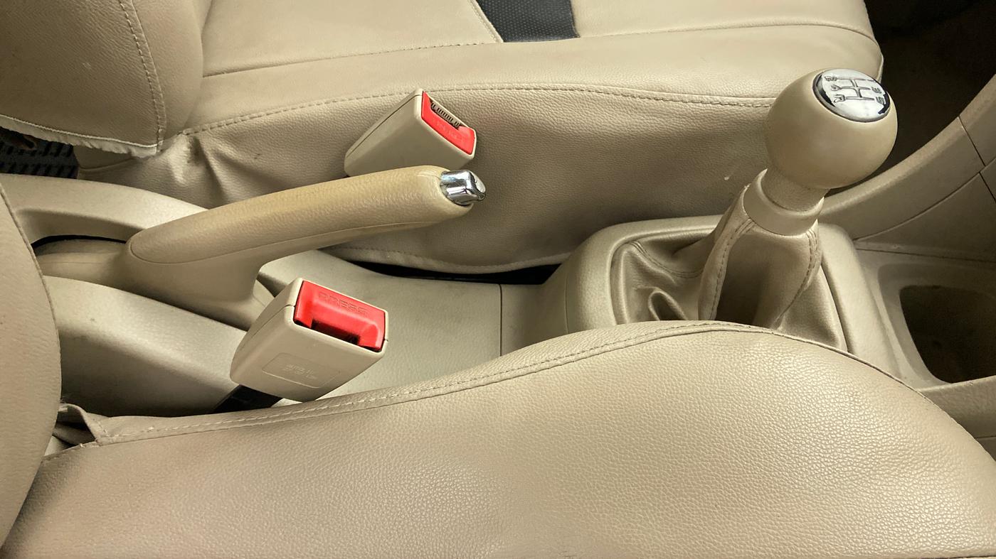 2013 Maruti Swift Dzire VXI, Petrol, Manual, 83,626 km, Gear Lever