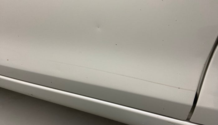 2013 Maruti Swift Dzire VXI, Petrol, Manual, 83,626 km, Front passenger door - Minor scratches