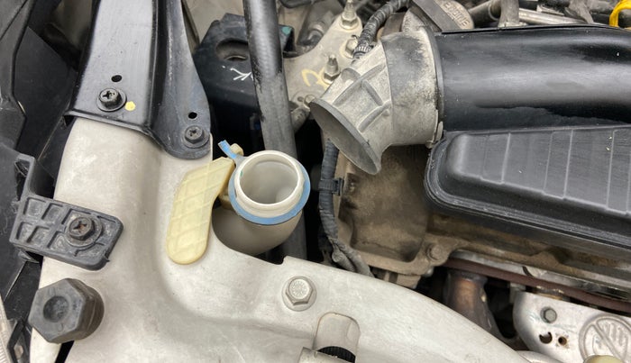 2013 Maruti Swift Dzire VXI, Petrol, Manual, 83,626 km, Front windshield - Wiper bottle cap missing