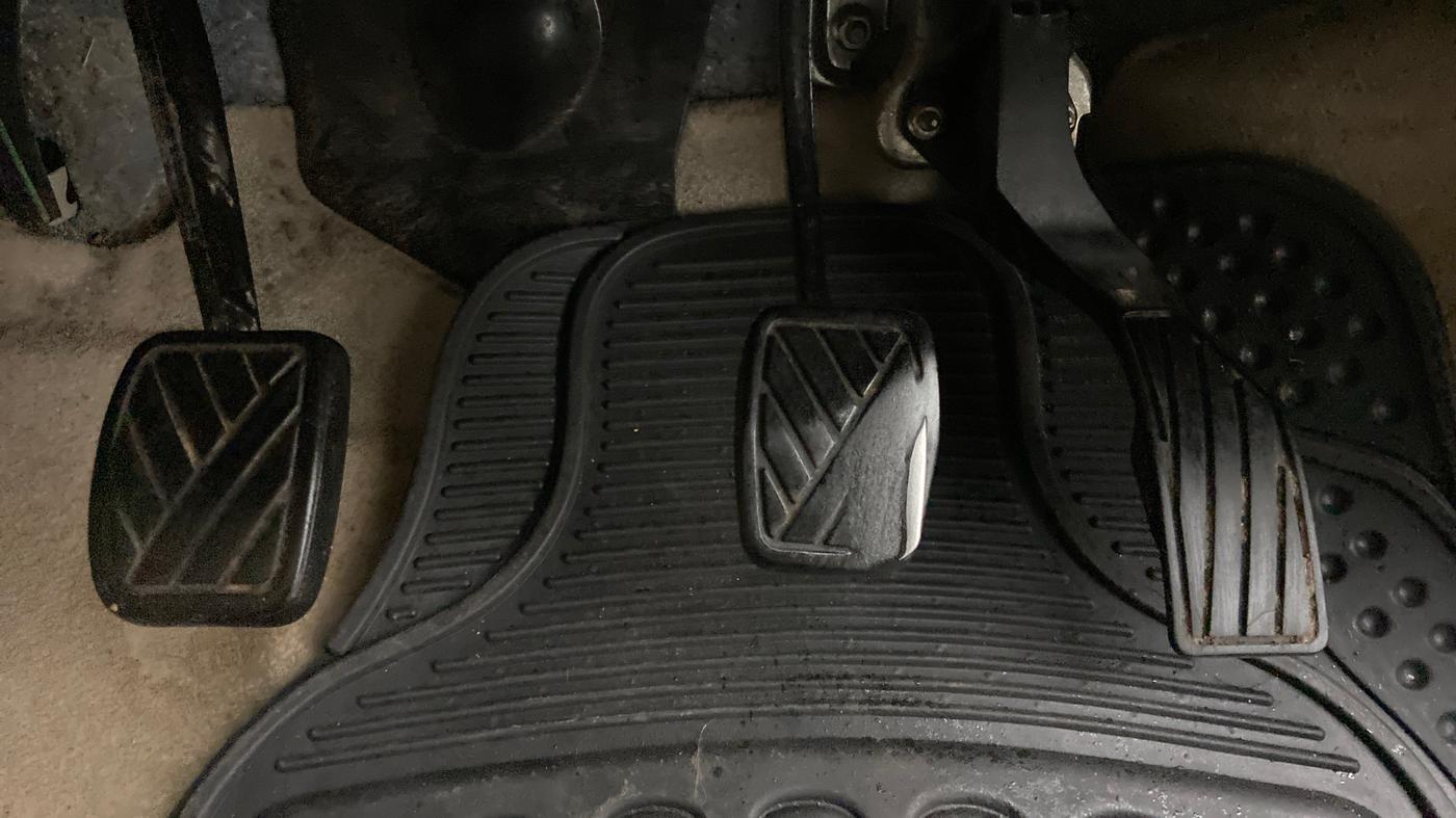 2013 Maruti Swift Dzire VXI, Petrol, Manual, 83,626 km, Pedals