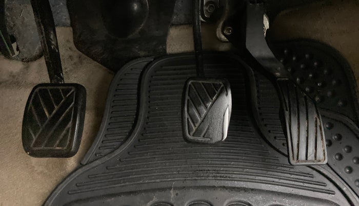 2013 Maruti Swift Dzire VXI, Petrol, Manual, 83,626 km, Pedals
